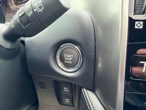 Used 2023 Lexus GX 460 Luxury w/ Accessory Package AWD/4WD image 39