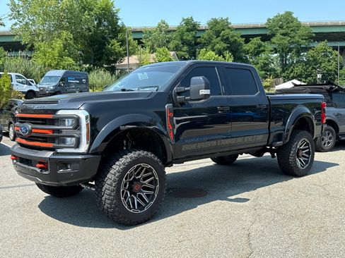 Used 2024 Ford F250 Lariat w/ Lariat Ultimate Package AWD/4WD image 3