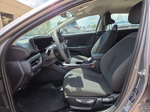 New 2026 Kia K4 FWD image 5