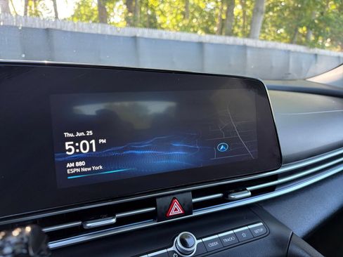 Used 2025 Hyundai Elantra SEL FWD image 21