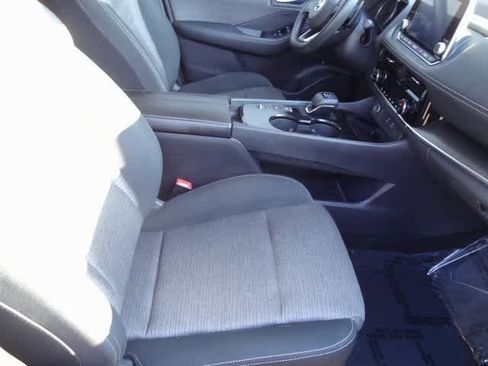 Used 2021 Nissan Rogue SV image 19