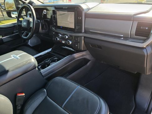 Used 2025 Ford F350 Platinum w/ FX4 Off-Road Package image 16