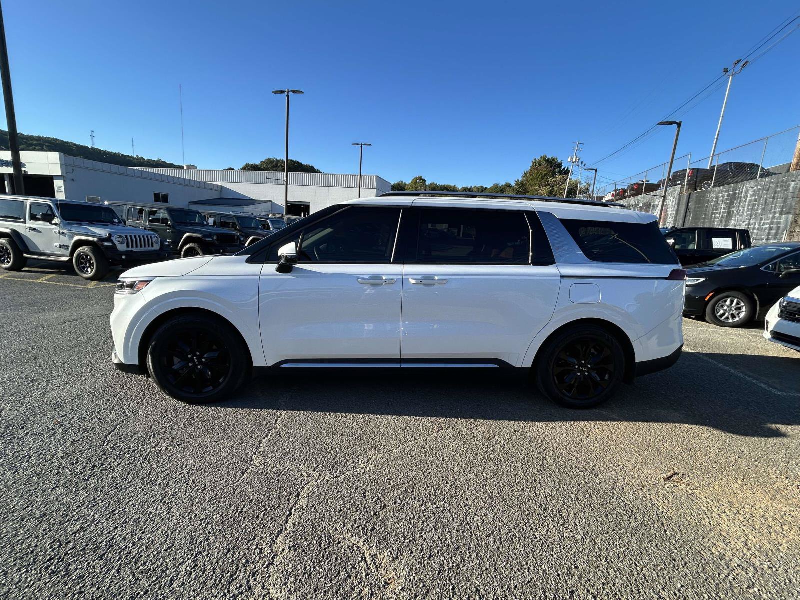 Used 2024 Kia Carnival SX Prestige FWD image 4