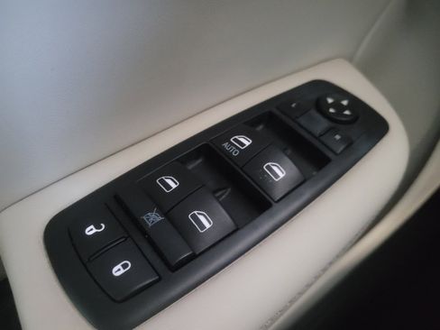 Used 2015 Chrysler 200 C w/ Navigation & Sound Group I FWD image 27