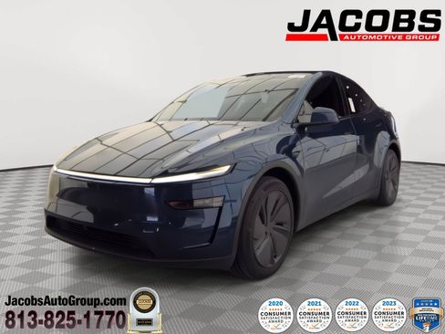 Used 2026 Tesla Model Y Long Range RWD image 1