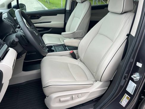 Used 2025 Honda Odyssey Touring image 42