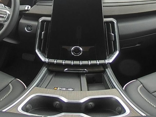 Used 2024 GMC Acadia Denali AWD/4WD image 27
