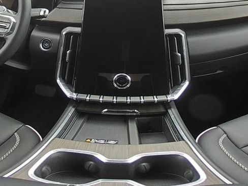 Used 2024 GMC Acadia Denali AWD/4WD image 27