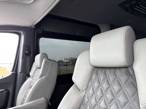 Used 2023 Mercedes-Benz Sprinter 2500 image 22