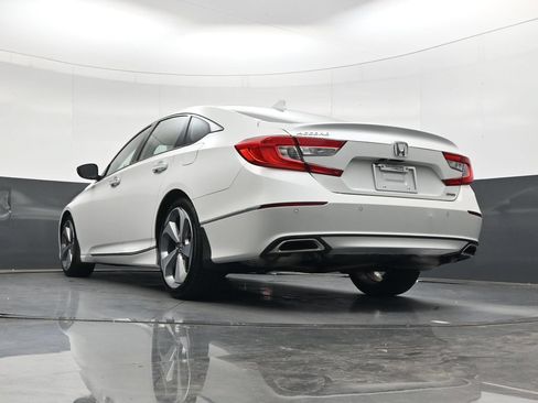Used 2018 Honda Accord Touring image 35