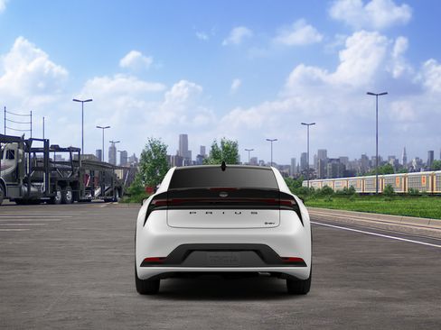 New 2027 Toyota Prius FWD image 10