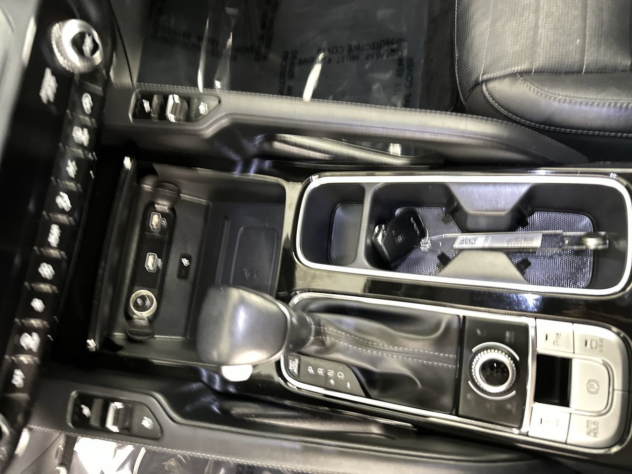 Certified 2022 Kia Telluride SX w/ SX Prestige Package AWD/4WD image 12