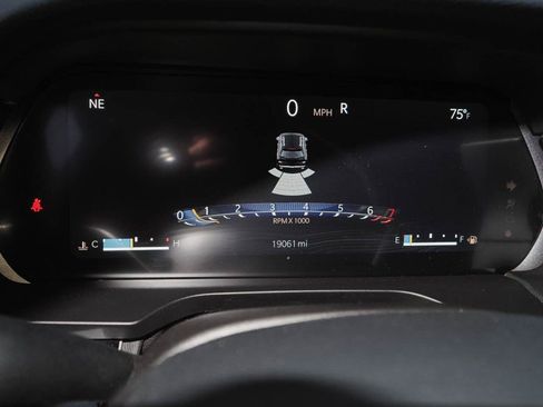 Used 2023 Jeep Grand Cherokee Altitude AWD/4WD image 16
