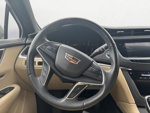 Used 2018 Cadillac XT5 Luxury image 12