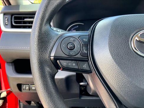 Used 2025 Toyota RAV4 XLE AWD/4WD image 23