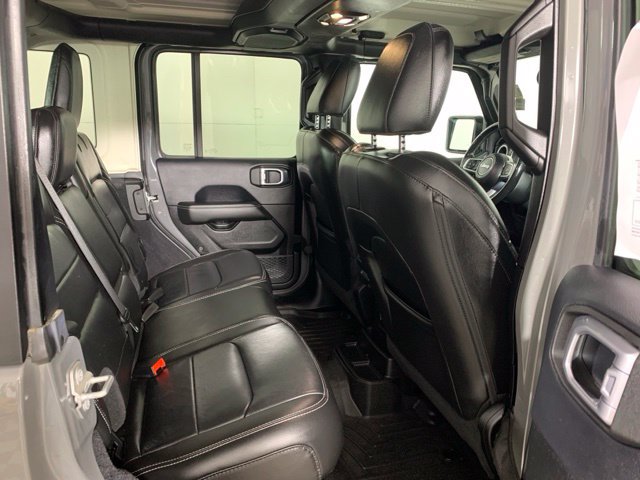 Used 2019 Jeep Wrangler Unlimited Sahara w/ Cold Weather Group AWD/4WD image 22