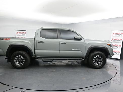 Used 2023 Toyota Tacoma TRD Off-Road image 9