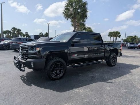 Used 2018 Chevrolet Silverado 1500 LTZ Z71 w/ LTZ Plus Package AWD/4WD image 8