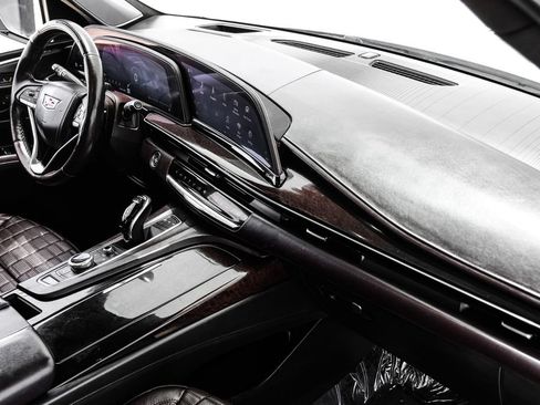 Used 2023 Cadillac Escalade Sport Platinum RWD image 10