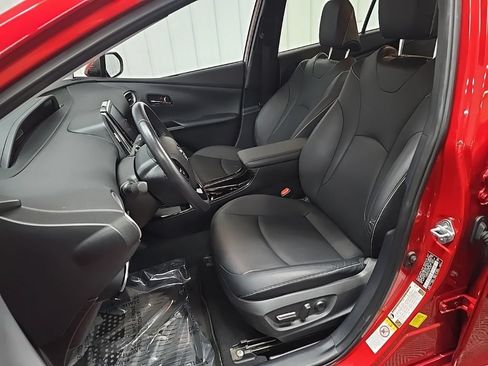 Used 2021 Toyota Prius Prime Limited FWD image 31