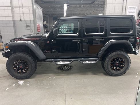 Used 2019 Jeep Wrangler Unlimited Rubicon image 2