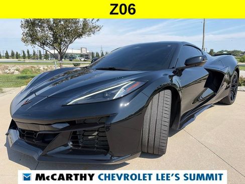 Used 2025 Chevrolet Corvette Z06 RWD image 4