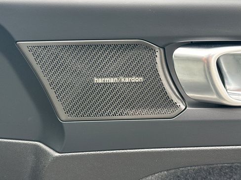 Certified 2023 Volvo XC40 Recharge Ultimate AWD/4WD image 20