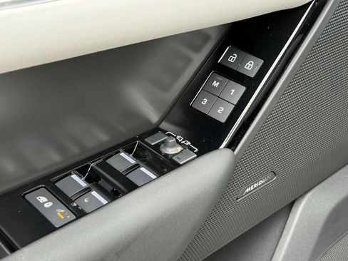 New 2026 Land Rover Range Rover Velar S image 15