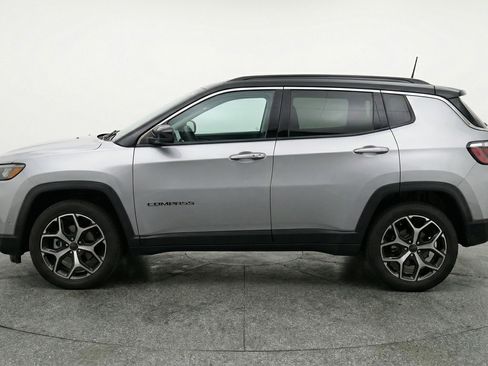 Used 2025 Jeep Compass Limited image 5