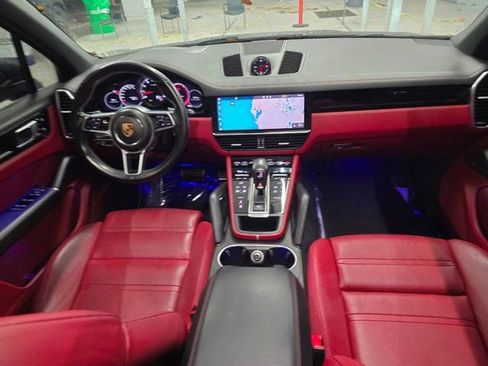 Used 2021 Porsche Cayenne S image 27