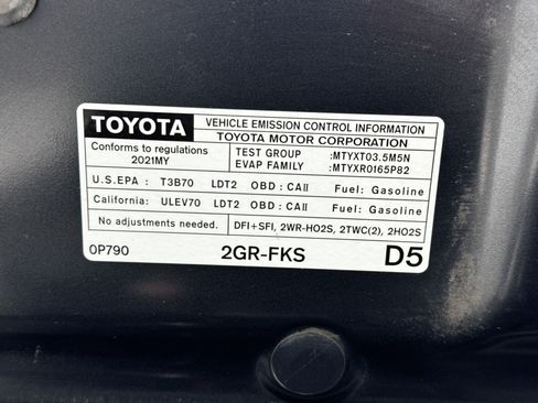 Used 2021 Toyota Tacoma TRD Off-Road w/ Technology Package AWD/4WD image 19