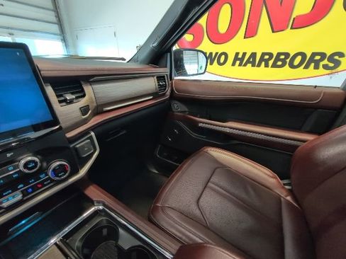 Certified 2024 Ford Expedition Limited image 26