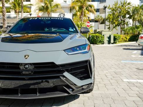 Used 2023 Lamborghini Urus Performante AWD/4WD image 8