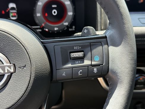 Used 2024 Nissan Rogue SL w/ SL Premium Package FWD image 17
