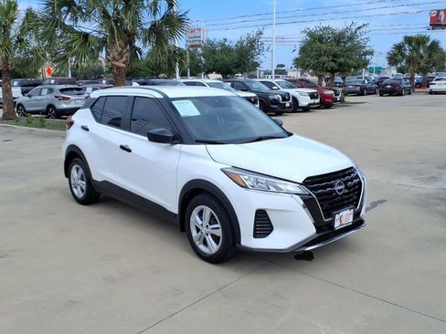 Used 2024 Nissan Kicks S FWD image 7