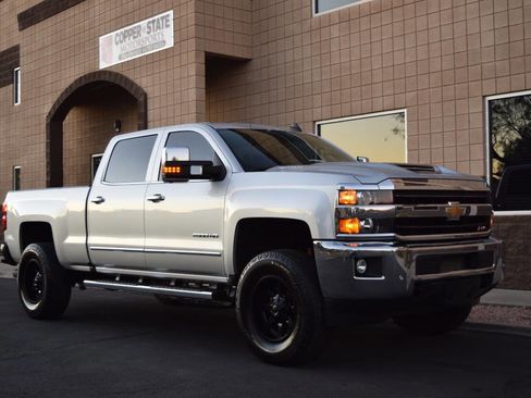 Used 2019 Chevrolet Silverado 2500 LTZ w/ Duramax Plus Package image 9