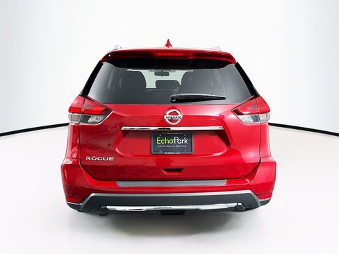Used 2017 Nissan Rogue S w/ Appearance Package FWD image 7