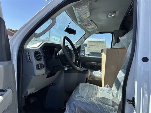 New 2024 Ford E-450 and Econoline 450 Super Duty w/ Power Windows & Locks Group image 13