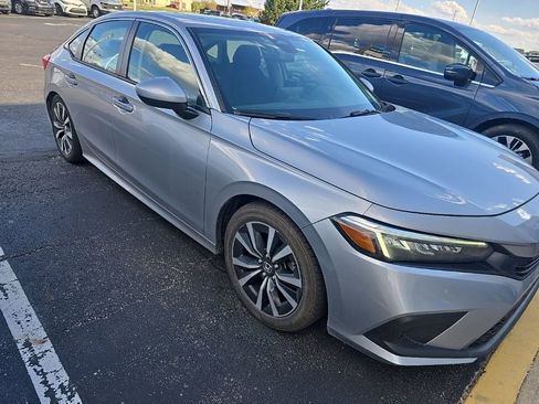 Used 2022 Honda Civic EX image 9