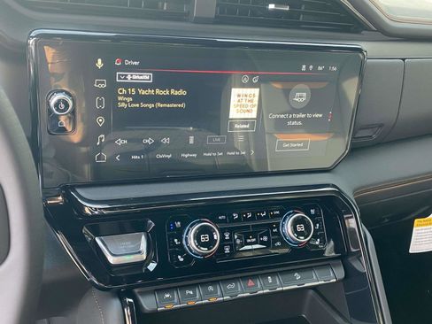 Used 2025 GMC Sierra 1500 AT4 image 40