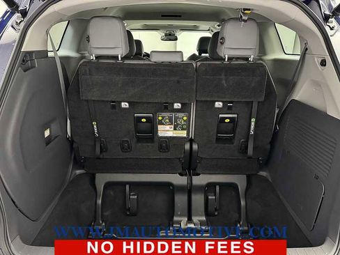Used 2021 Toyota Sienna XLE image 18