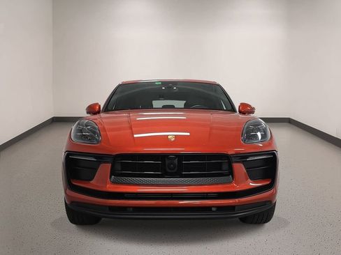 Certified 2023 Porsche Macan AWD/4WD image 9