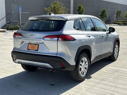 Used 2024 Toyota Corolla Cross L image 3