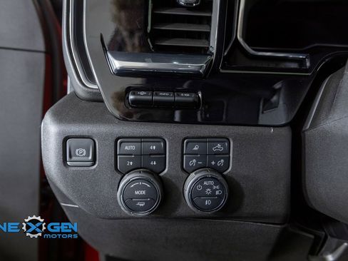 Used 2025 Chevrolet Silverado 2500 High Country w/ Technology Package AWD/4WD image 13