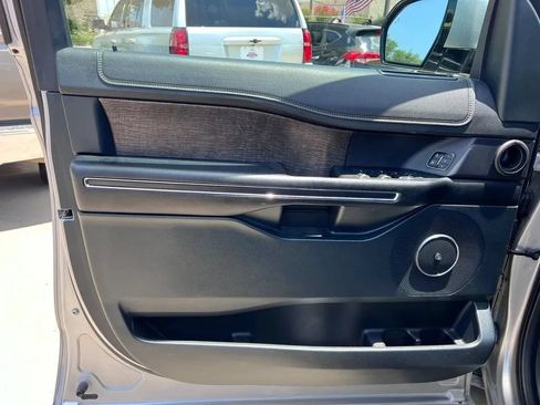 Used 2021 Ford Expedition Limited RWD image 16