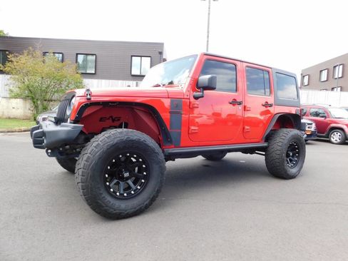 Used 2018 Jeep Wrangler Unlimited Sport image 4