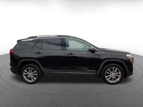 Used 2024 GMC Terrain SLT AWD/4WD image 13