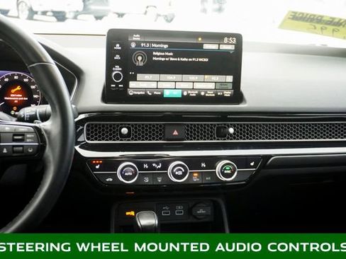 Used 2022 Honda Civic Touring image 11