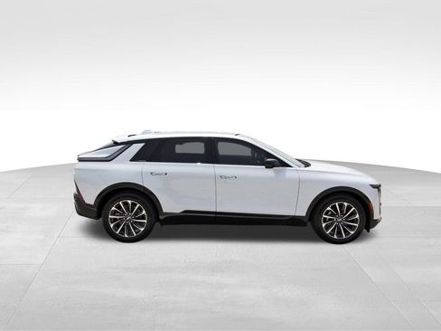 New 2026 Cadillac Lyriq Sport AWD/4WD image 5
