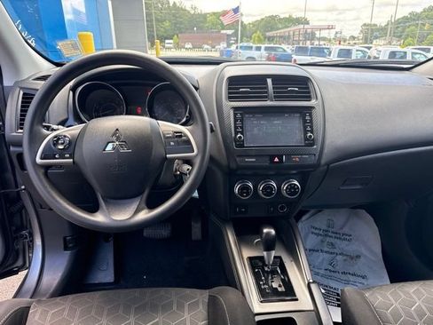 Used 2020 Mitsubishi Outlander Sport Black Edition FWD image 18